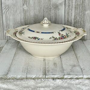 Vintage Round Covered Vegetable Eastbourne (Old English) by JOHNSON BROTHERS